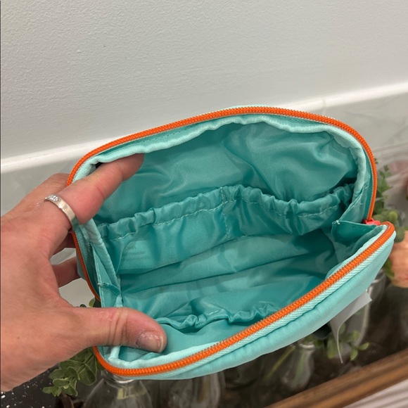 Heyday Tech Pouch 💝🌸 - Picture 5 of 12